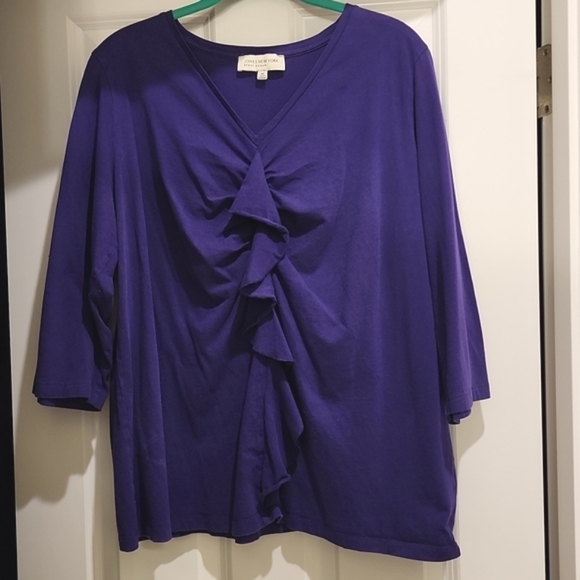 Jones New York Tops - Purple ruched tee